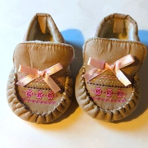 Rising Star Baby Moccasin Tan Pink Bow Size 6-9 Months Faux Fur Lining